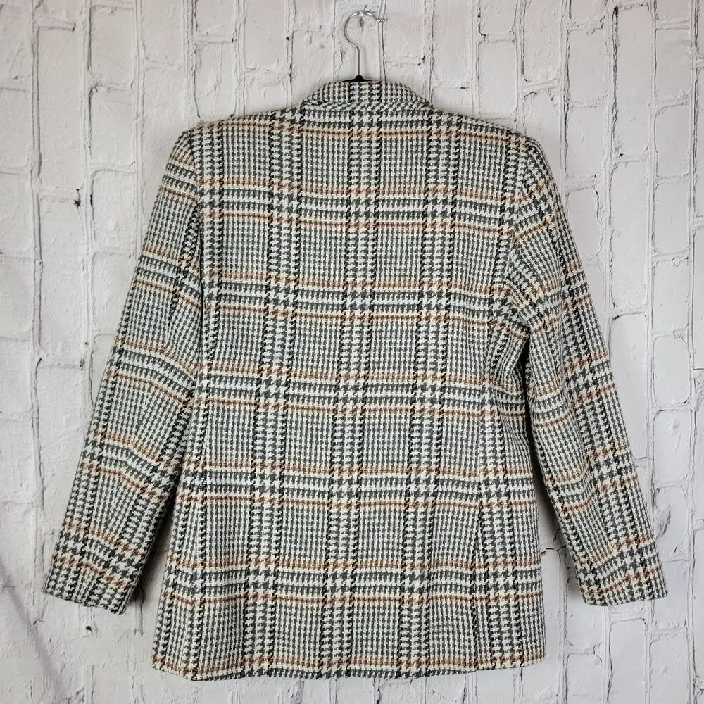 Classic Plaid Women's Blazer - Picture 3 of 7